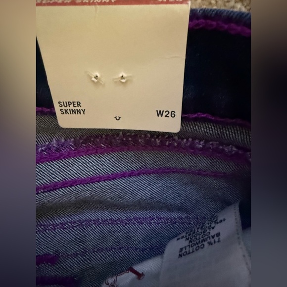 True Religion Super Skinny Jeans W26 Neon Purple Stitch Distressed Dark Wash Y2K - Picture 8 of 10